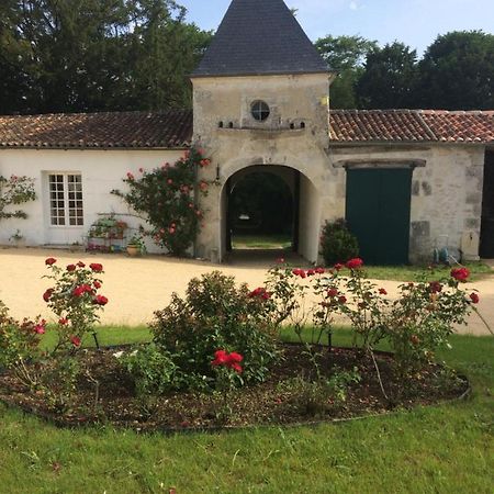 Le Logis Du Plessis Bed & Breakfast Chaniers Екстериор снимка