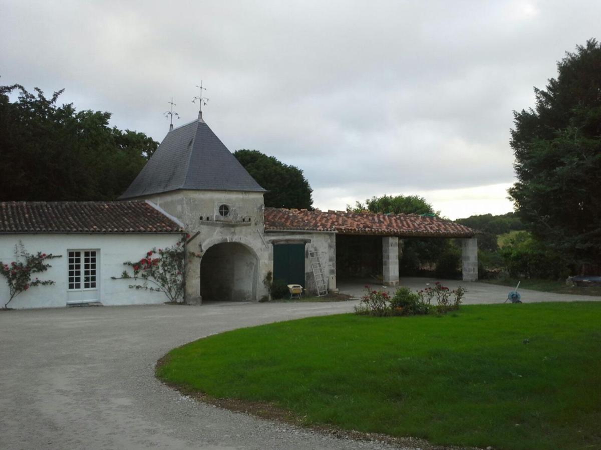 Le Logis Du Plessis Bed & Breakfast Chaniers Екстериор снимка