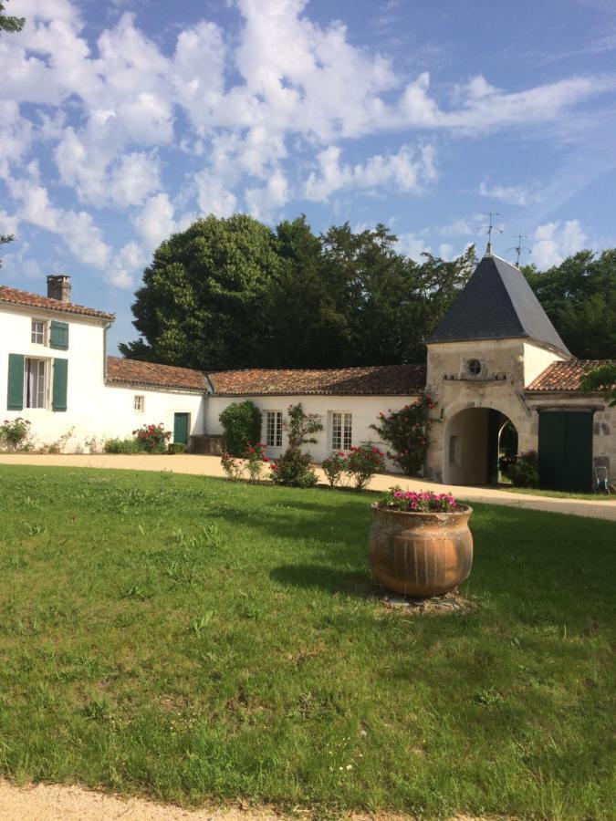 Le Logis Du Plessis Bed & Breakfast Chaniers Екстериор снимка
