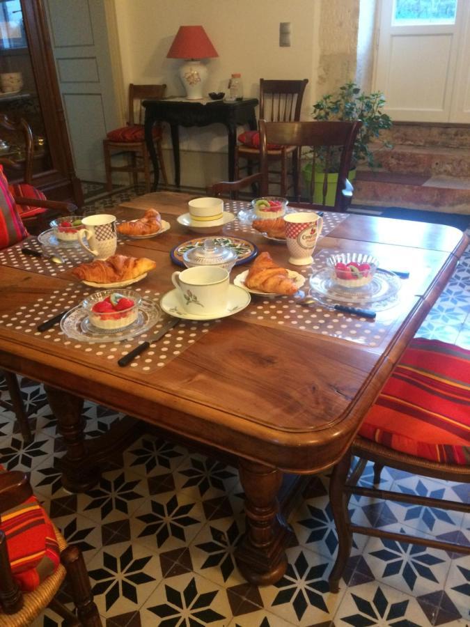 Le Logis Du Plessis Bed & Breakfast Chaniers Екстериор снимка