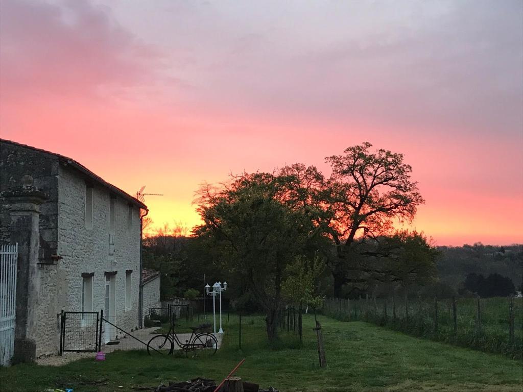 Le Logis Du Plessis Bed & Breakfast Chaniers Екстериор снимка